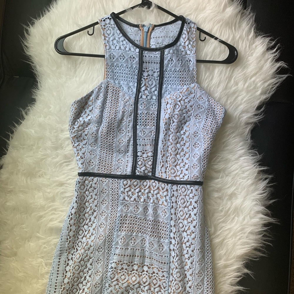 Beautiful ASOS lace dress in great condition - Picture 5 of 6